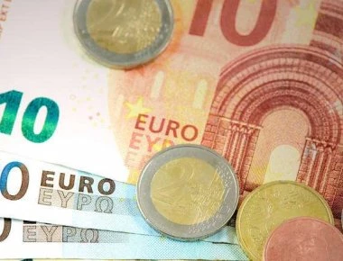 Κατώτατος μισθός: Ποιοι δικαιούνται αύξηση έως και 120 ευρώ